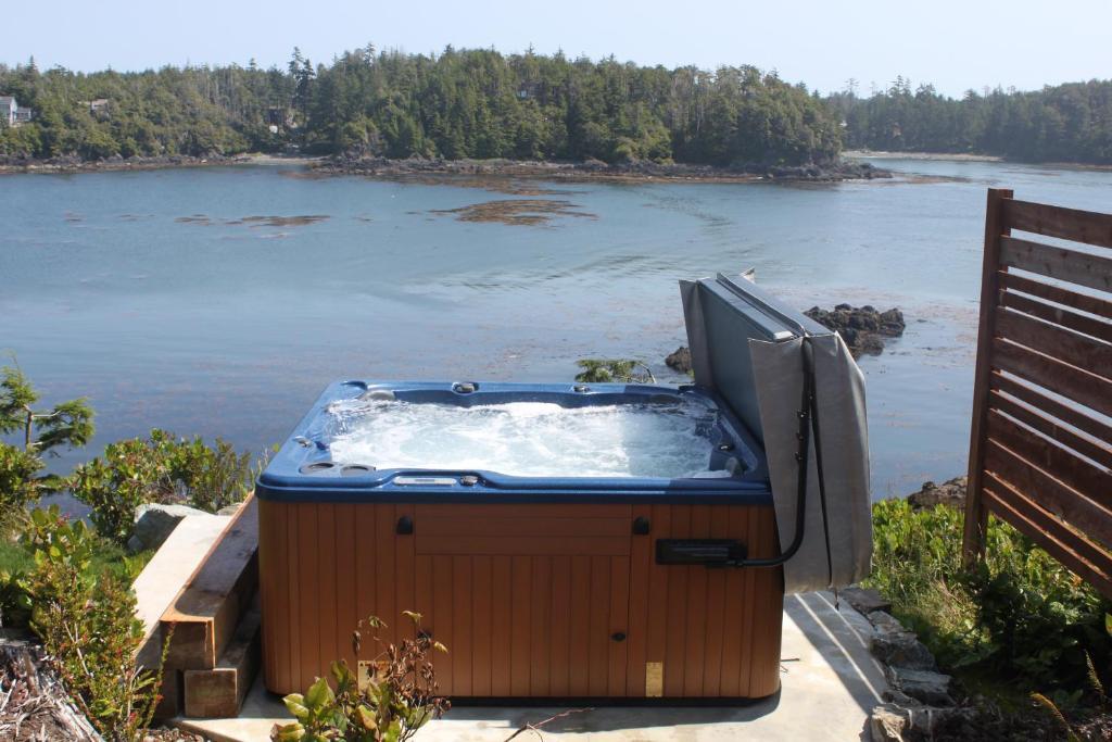 Cygnet Cove Suites Ucluelet Exterior foto