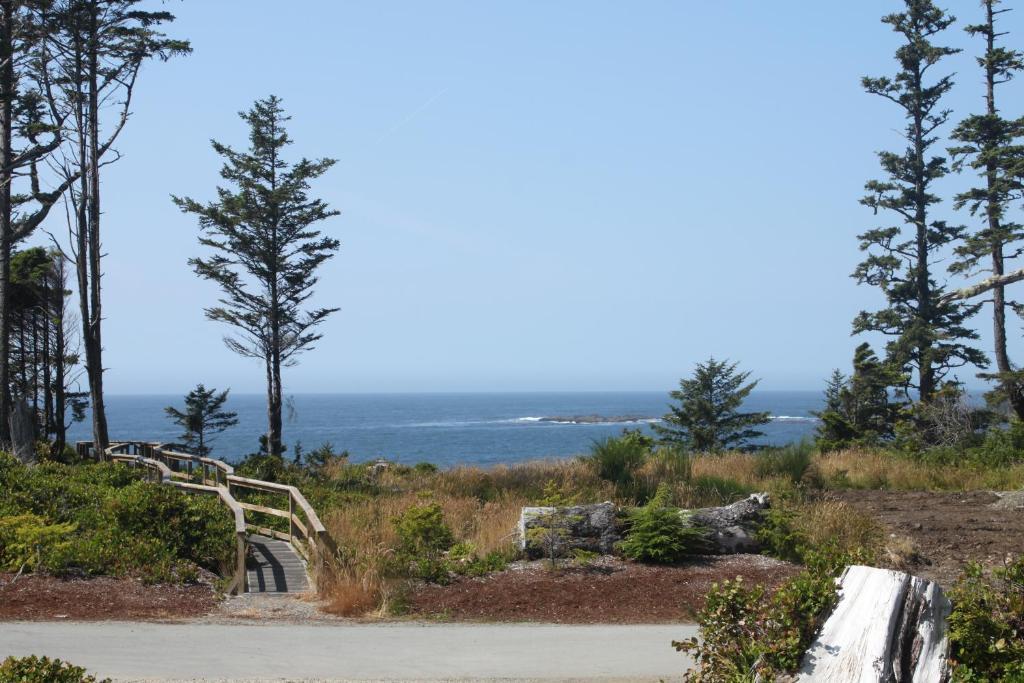 Cygnet Cove Suites Ucluelet Exterior foto